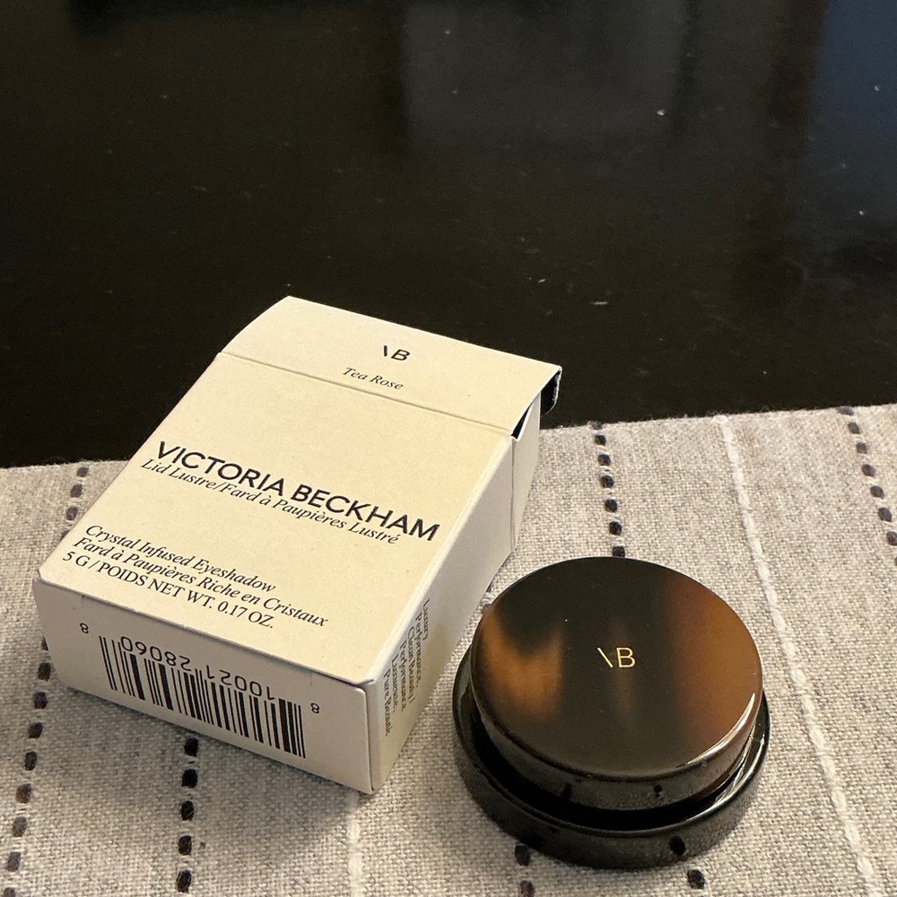 Victoria Beckham Crystal Infused Eyeshadow - True Gold